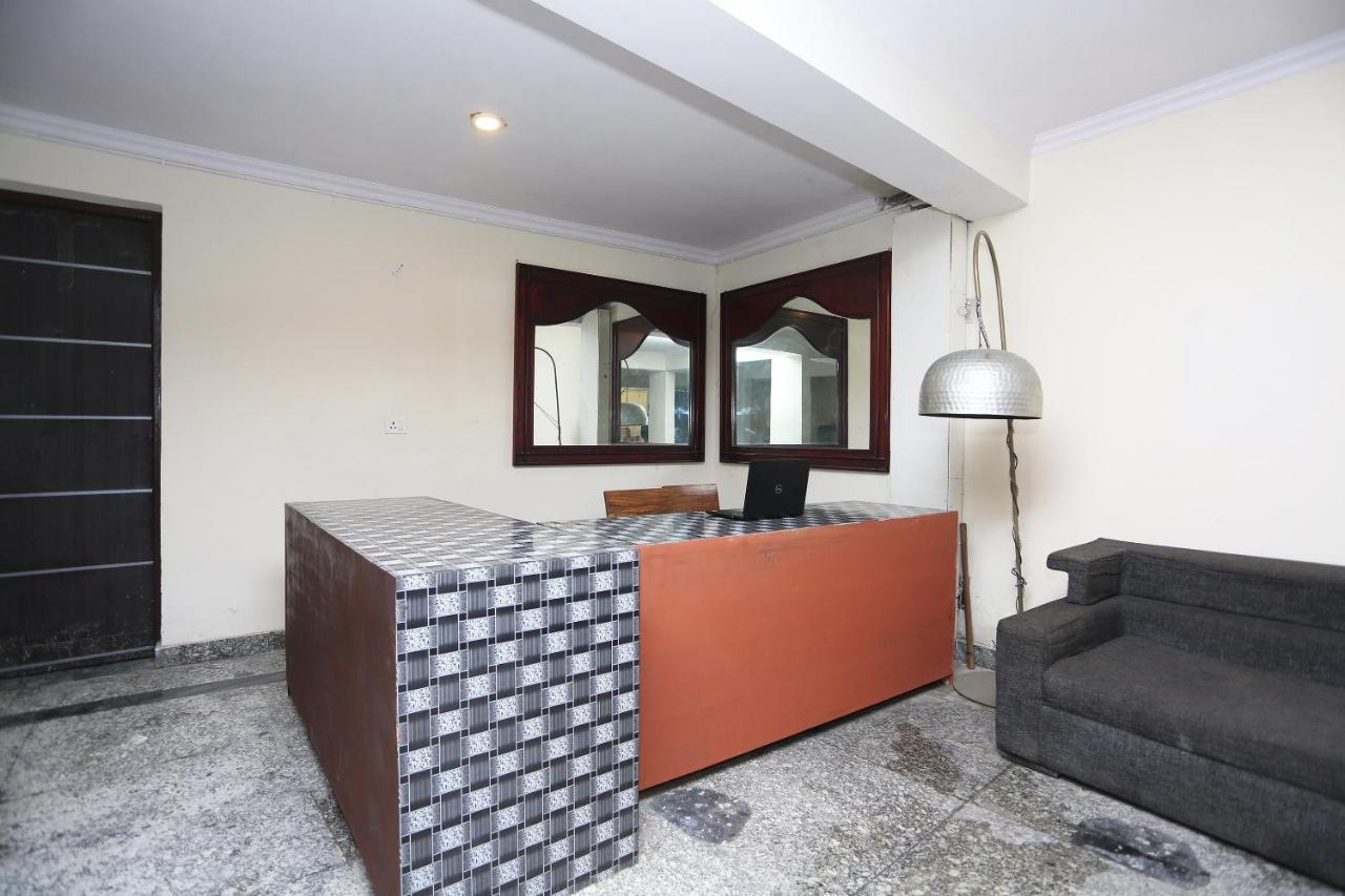 Oyo 28670 Hotel Dev Palace Gurgaon Exterior photo
