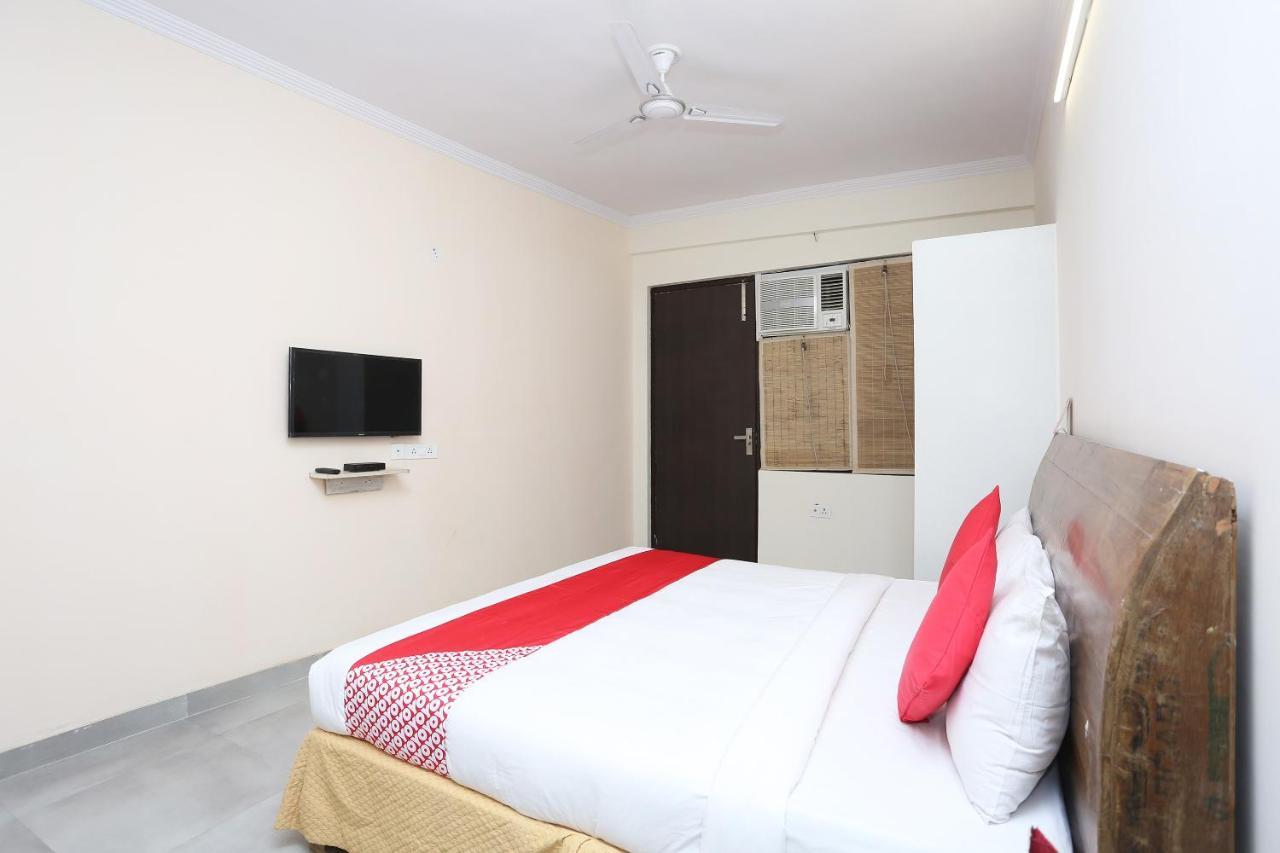 Oyo 28670 Hotel Dev Palace Gurgaon Exterior photo