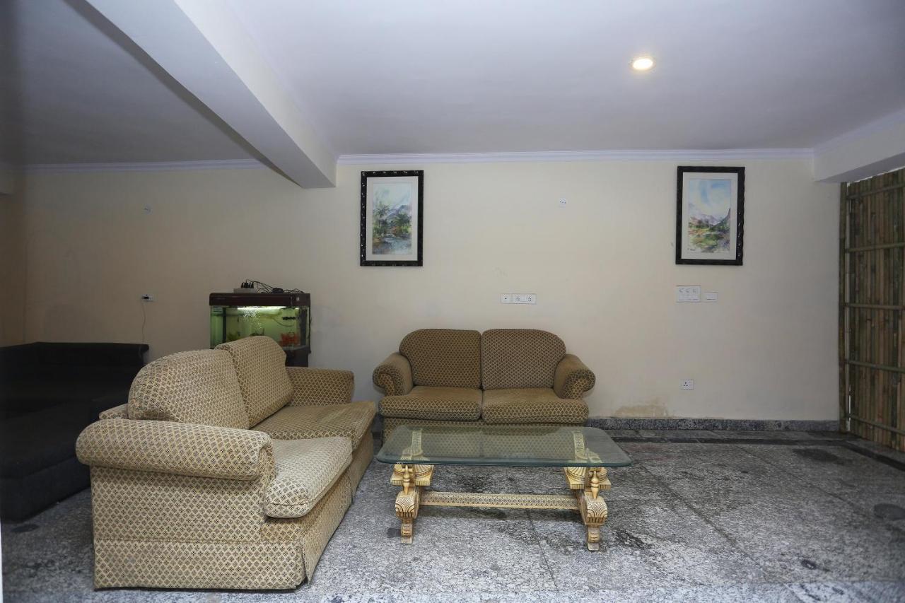 Oyo 28670 Hotel Dev Palace Gurgaon Exterior photo
